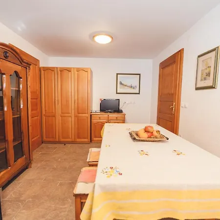 Pohorje House 2 A Private Riverside Daire *