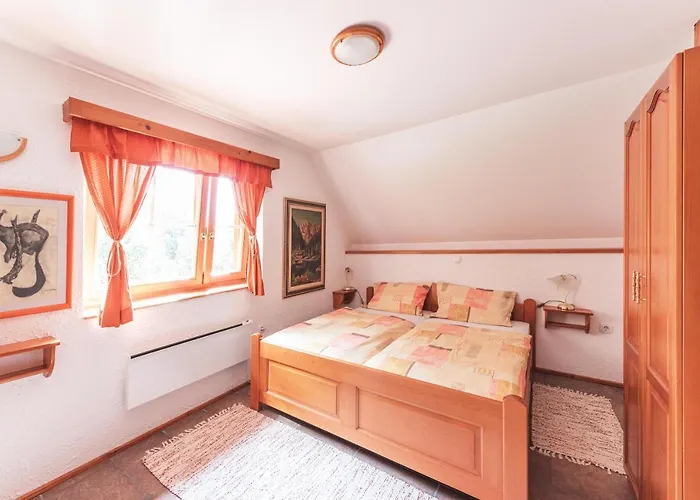 Pohorje House 2 Four Appartmetns アパート *